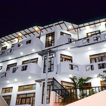 Saru Holiday Apartment - Up To 6 Guests Канді Екстер'єр фото