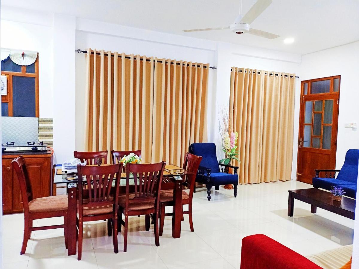 Saru Holiday Apartment - Up To 6 Guests Канді Екстер'єр фото