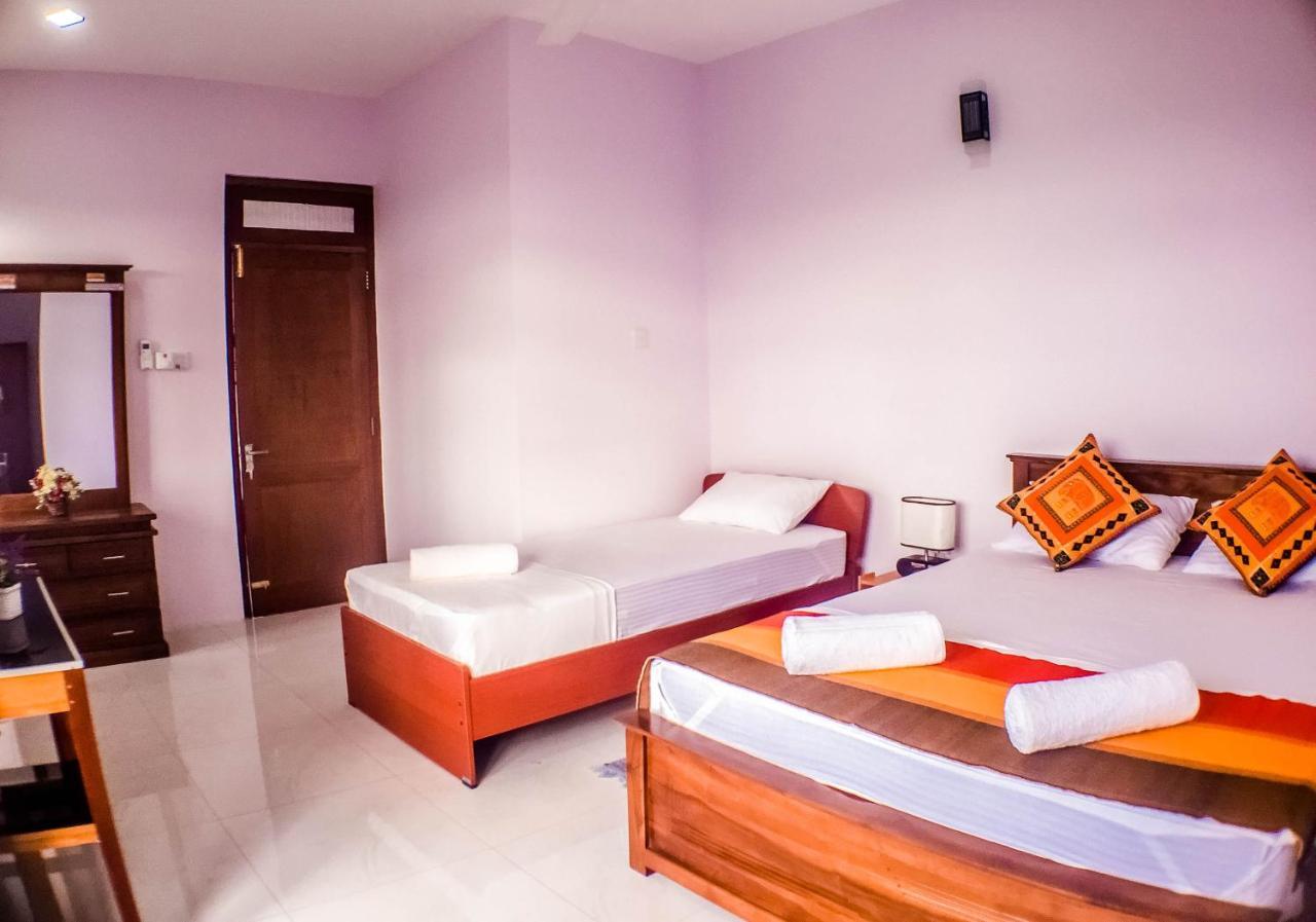 Saru Holiday Apartment - Up To 6 Guests Канді Екстер'єр фото